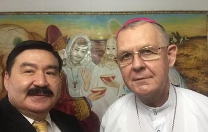 Н.Назарбаев Орталығының Басқарма Төрағасы Б.Сәрсенбаев Астанадағы Әулие Мария Архиепархиясының Митрополиті, Архиепископ Томаш Пэтпен кездесті
