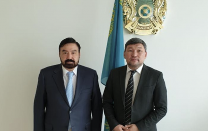 Н. Назарбаев орталығының Басқарма Төрағасы Болат Сәрсенбаев Дінтанушылар конгресінің Төрағасы Қайрат Құрманбаевпен кездесті