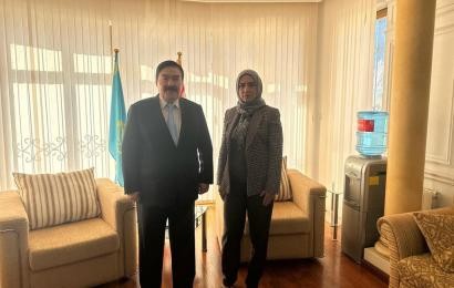 Chairman of the Board of the Center B. Sarsenbayev held a meeting with the Chargé d'Affaires ad interim of Iraq