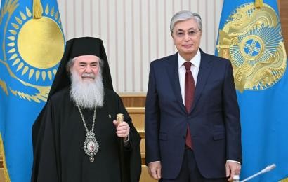 Касым-Жомарт Токаев провел встречу с Патриархом Иерусалимским Феофилом ІІІ